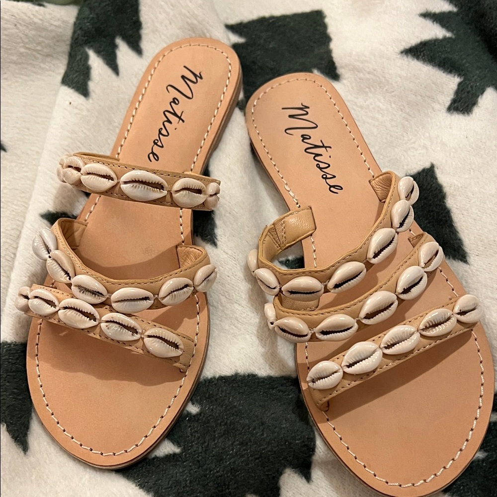 Matisse Beige Sandals with Shell Details